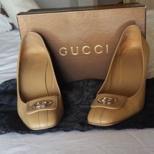 Gucci Beige Leather Interlocking GG Pumps 